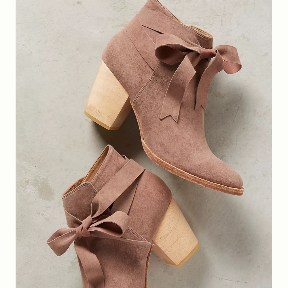 Anthropologie Humana Blanco bow tie bootie